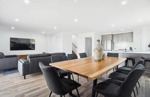 Seymour Haus | The Pit Stop Tailem Bend
