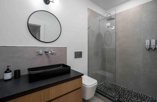 Ellijay Haus | The Playground- NEW modern luxury home on creek!