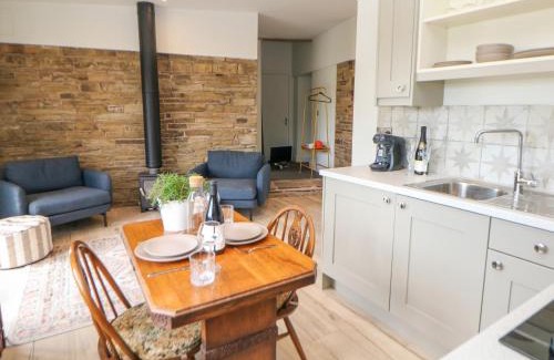 Stockport Haus | The Plucking Shed - Vineyard Stay