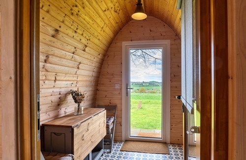 Shoscombe Skihütte | The Pods