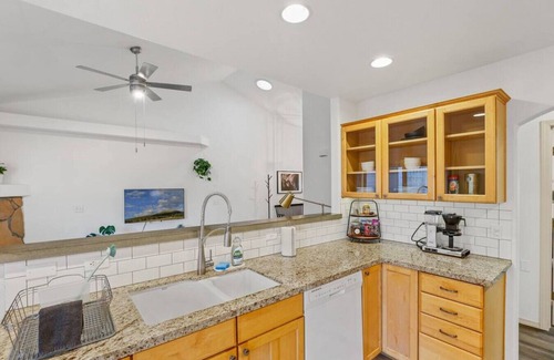 Ponderosa Trails Haus | The Ponderosa House | Garage | Quiet neighborhood