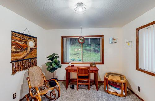 North Bend Haus | The Pony Creek Forest Retreat
