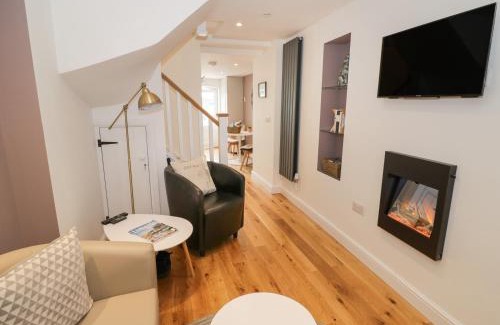 Bridgnorth Haus | The Postage Stamp