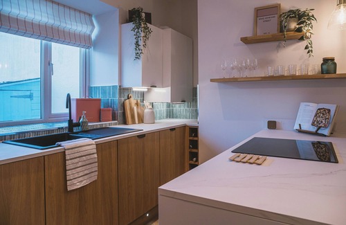 Amble Haus | The Postman’s Hut — a stunning, newly refurbished retreat in the heart of Amble.