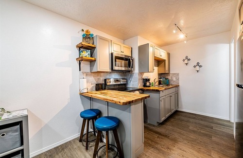 University Heights Wohnung | The Princeton Suite 12- Studio | 1 Bed, 1 Bath