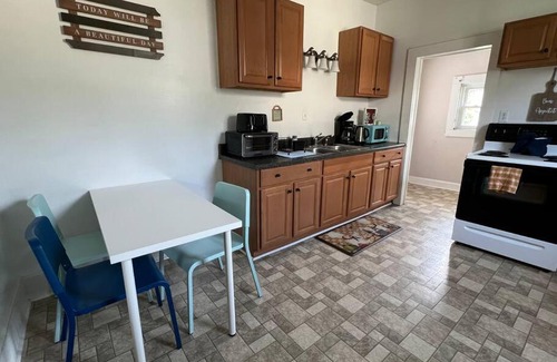 Radford Wohnung | The Purple Door apt in the heart of Radford city