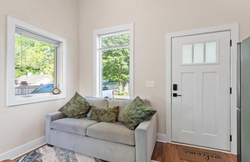 Southwest Raleigh Haus | The Raleigh Nook - near Lenovo Center & Fairground