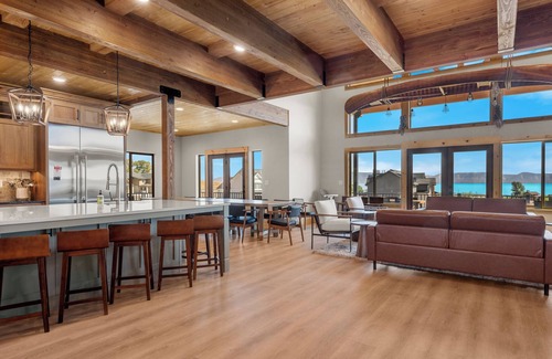 Fish Haven Kabine | The Ranch at Bear Lake | 7BR Lodge w/Hot Tub, Theater & Reserve Beach