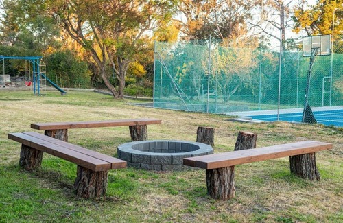Stanthorpe Haus | The Ranch-pool Table, Table Tennis, Firepit, Piano