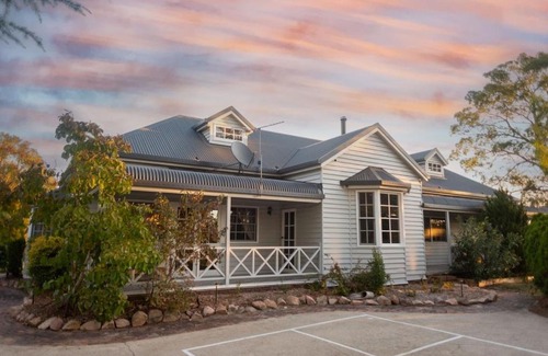 Stanthorpe Haus | The Ranch-pool Table, Table Tennis, Firepit, Piano
