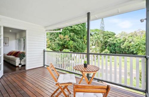 Aeroglen Haus | The Residence- Rainforest Retreat