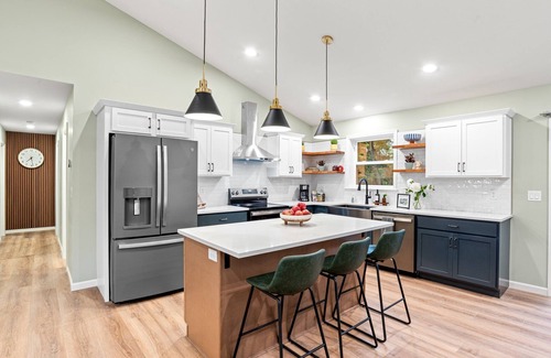 Harrisburg Haus | The Respite: Spacious beautiful new build, sleeps 8-10. 7 minutes from Hershey.