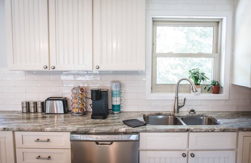 Hickory Haus | The Retreat with Private Pool and Hot Tub!