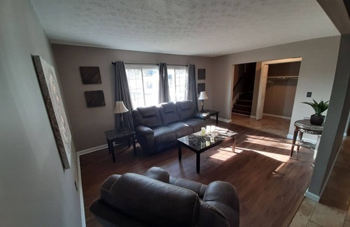 Reynoldsburg Haus | Das Reynoldsburg Retreat