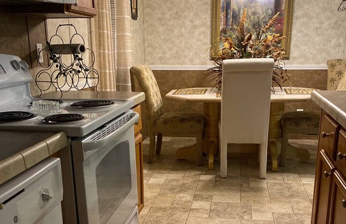 Pierson Haus | The River Farm - Ein komfortabler Aufenthalt auf einer privaten Farm mit Tieren und Angeln.