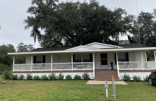 Pierson Haus | The River Farm - Ein komfortabler Aufenthalt auf einer privaten Farm mit Tieren und Angeln.