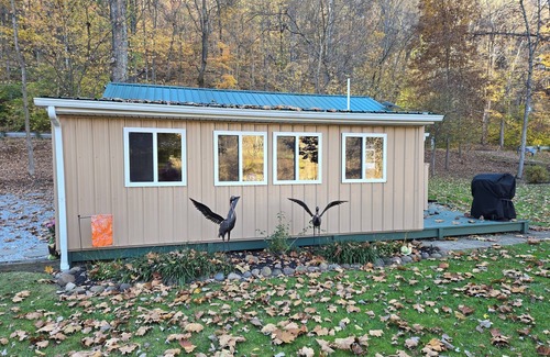 Loudonville Hütte | The Riverside Cottage... Charming 2-bedroom cottage on the Mohican River