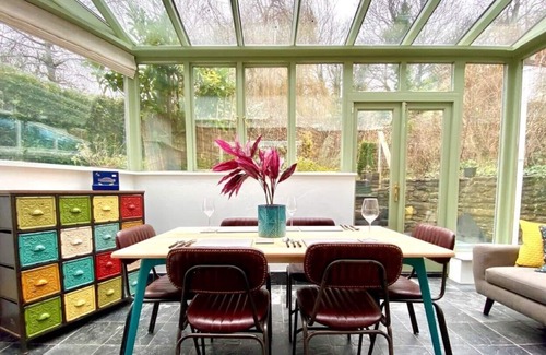 Frome Haus | The Riverside Retreat - Central Frome