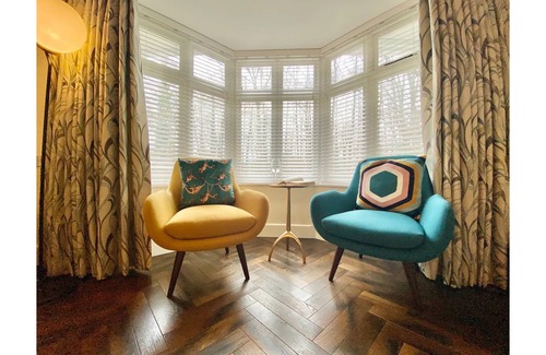 Frome Haus | The Riverside Retreat - Central Frome