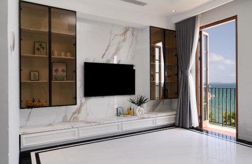 Mang Yang Wohnung | The Roar Bar - Elyhaven Venice 89 Fireworks & Sea View