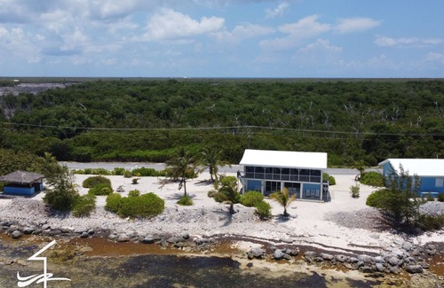 Little Cayman Haus | The ROCK HOUSE with Private Beach on Little Cayman