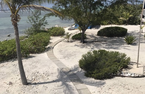Little Cayman Haus | The ROCK HOUSE with Private Beach on Little Cayman