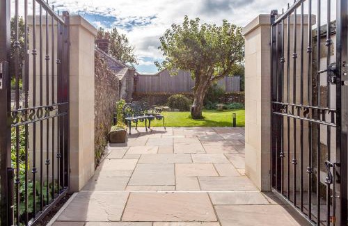 Old Bewick Hotel | The Rose and Thistle Alwinton