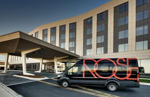 Rosemont Hotel | The Rose Chicago, Tapestry Collection By Hilton