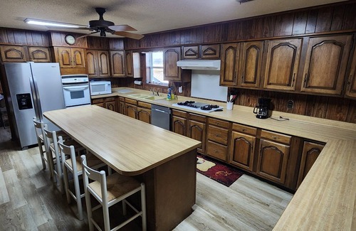 Birdeye Haus | The Rose Community Critter Co. Clubhouse! 4 bedrooms w/12 beds, and 2 full baths