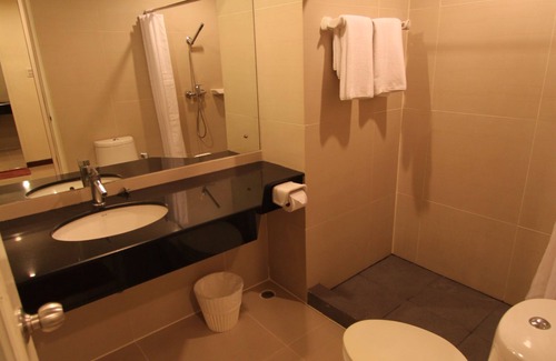 Anusawari Hotel | The Royal Bee Apart Hotel