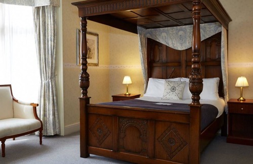 Birdlip Hotel | The Royal George Birdlip by Greene King Inns