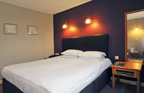 Birdlip Hotel | The Royal George Birdlip by Greene King Inns