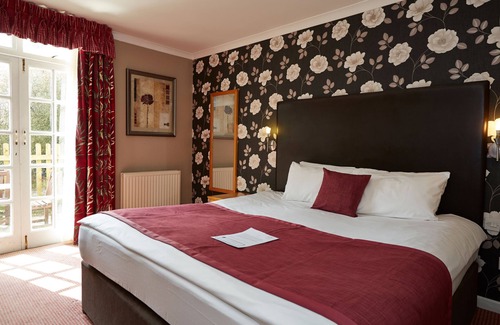 Birdlip Hotel | The Royal George Birdlip by Greene King Inns