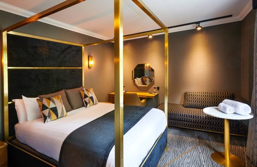 Rochdale Hotel | The Royal Toby Hotel