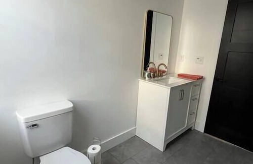 Laurium Wohnung | The Royal Union w/ king & queen bed