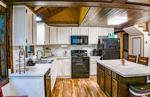 Oakland Kabine | The Sac Au Lait Chalet