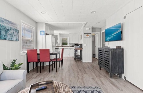 Hampton Haus | The Salty Dog | Pet Friendly | Private Yard