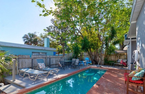 Kingston Haus | The Sandbar in Holly Hill