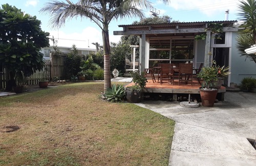 Taupo Bay Haus | The Shearer's Quarters - Taupo Bay