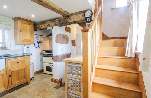 Sugnall Haus | THE SHOOTING FOLLY, romantisch, mit Whirlpool in Cheswardine, Ref 988985