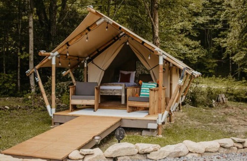 Flag Pond Kabine | The Sorrell Unit 2 - Glamping Retro