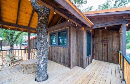 Elm Mott Sonstige | The Sparrow Treehouse 15 MIN to Magnolia Baylor
