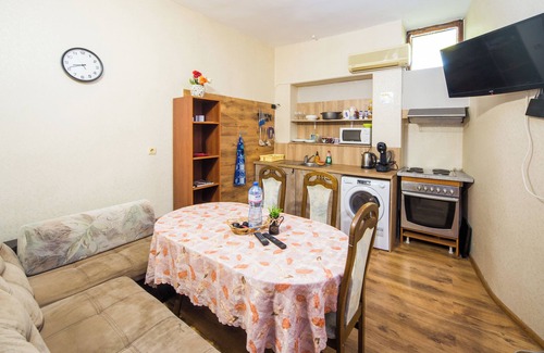 Burgas Center Wohnung | The Square - 2 Bedrooms retro flat with great location, 1st fl