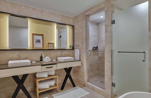 Palm Beach Hotel | The St. Regis Aruba Resort