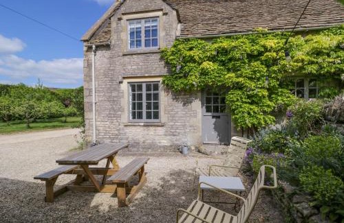 Colerne Haus | The Stables at Daubeneys