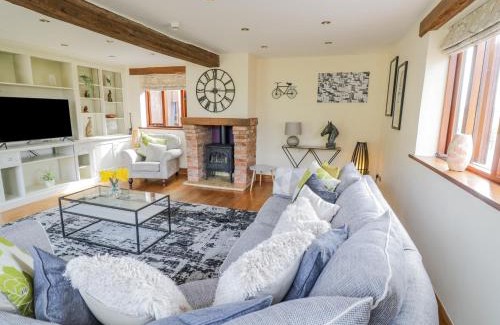 Belbroughton Haus | The Stables