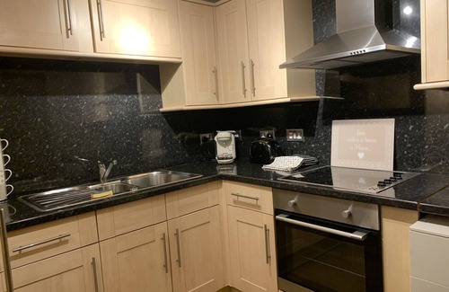 Easton Wohnung | Apartment-Luxus-Ensuite Dusche-Blick auf die Landschaft-The Stables