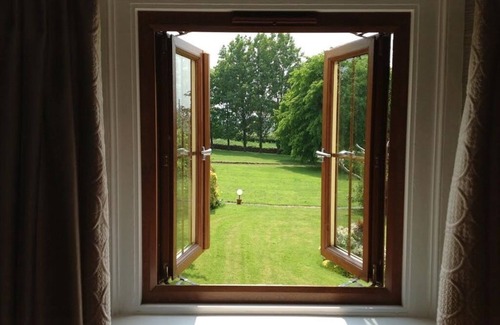 Easton Wohnung | Apartment-Luxus-Ensuite Dusche-Blick auf die Landschaft-The Stables