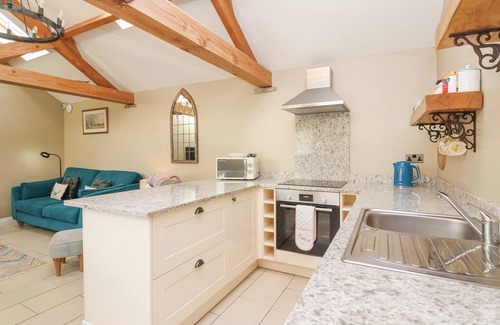 Driffield Hütte | THE STABLES, pet friendly, with a garden in Bridlington