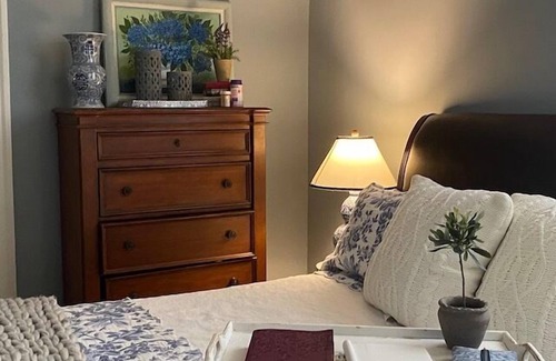 Laurel Bed & Breakfast | The Stinson Suite, Jenny's Downtown Hideaway Bed and Breakfast-The Stinson Suite